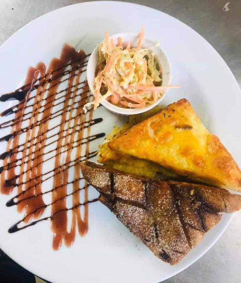 Essex Arms Motel Huntly Ngoại thất bức ảnh